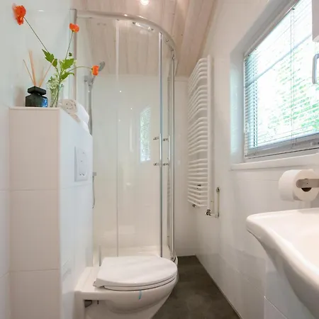 木屋 Beautiful With A Terrace, Located In A In Brabant *