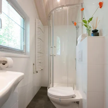 Beautiful With A Terrace, Located In A In Brabant 木屋