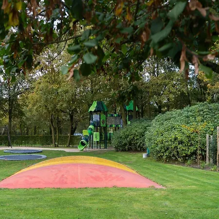 Beautiful With A Terrace, Located In A In Brabant * 奥斯楚特