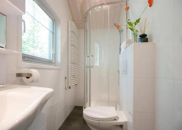 In Brabant With Cozy Covered Terrace 木屋